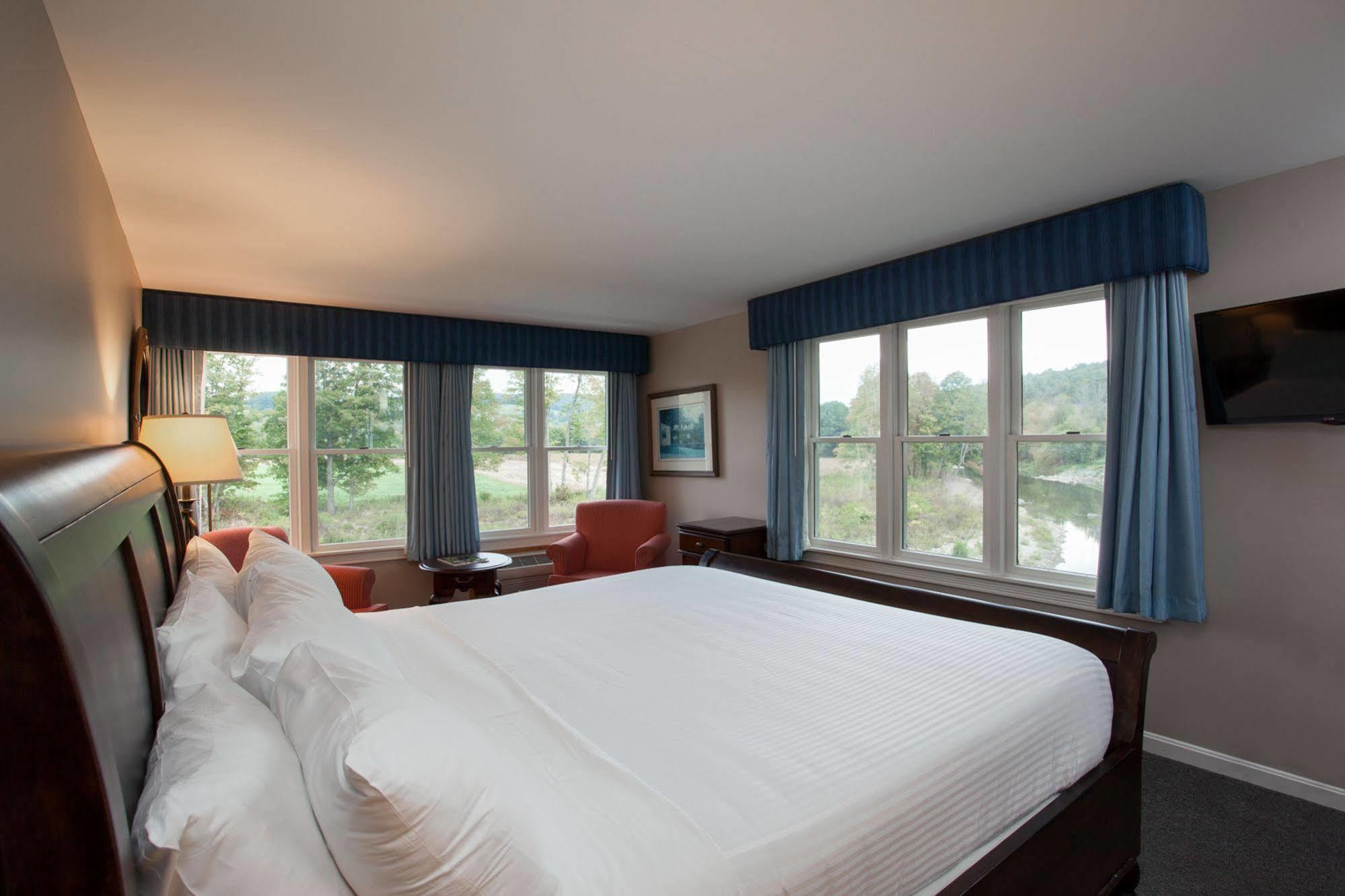 Hotel The Shire Woodstock Esterno foto